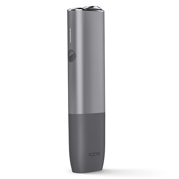 IQOS ILUMA ONE Pebble Grey + bis zu 60 TEREA Sticks nach Registrierung* bei IQOS ausgepackt seitlich IQOS ILUMA ONE Pebble Grey + bis zu 60 TEREA Sticks nach Registrierung* bei IQOS ausgepackt seitlich