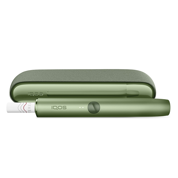 IQOS ILUMA Moss Green + bis zu 60 TEREA Sticks nach Registrierung* bei IQOS liegend IQOS ILUMA Moss Green + bis zu 60 TEREA Sticks nach Registrierung* bei IQOS liegend