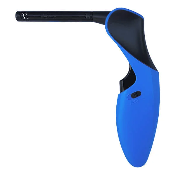 adamo-bbq-stabfeuerzeug-klappbar-nachfüllbar-blau-halb-aufgeklappt adamo-bbq-stabfeuerzeug-klappbar-nachfüllbar-blau-halb-aufgeklappt